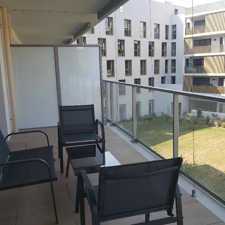 Seafront With Pool And Comfort 아파트 *