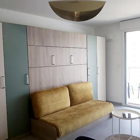 Seafront With Pool And Comfort Appartement *